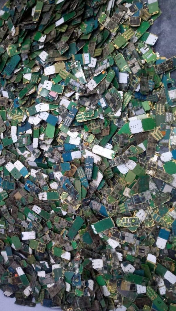 E-Waste all kinds, Chips Circuit Boards - Image 3