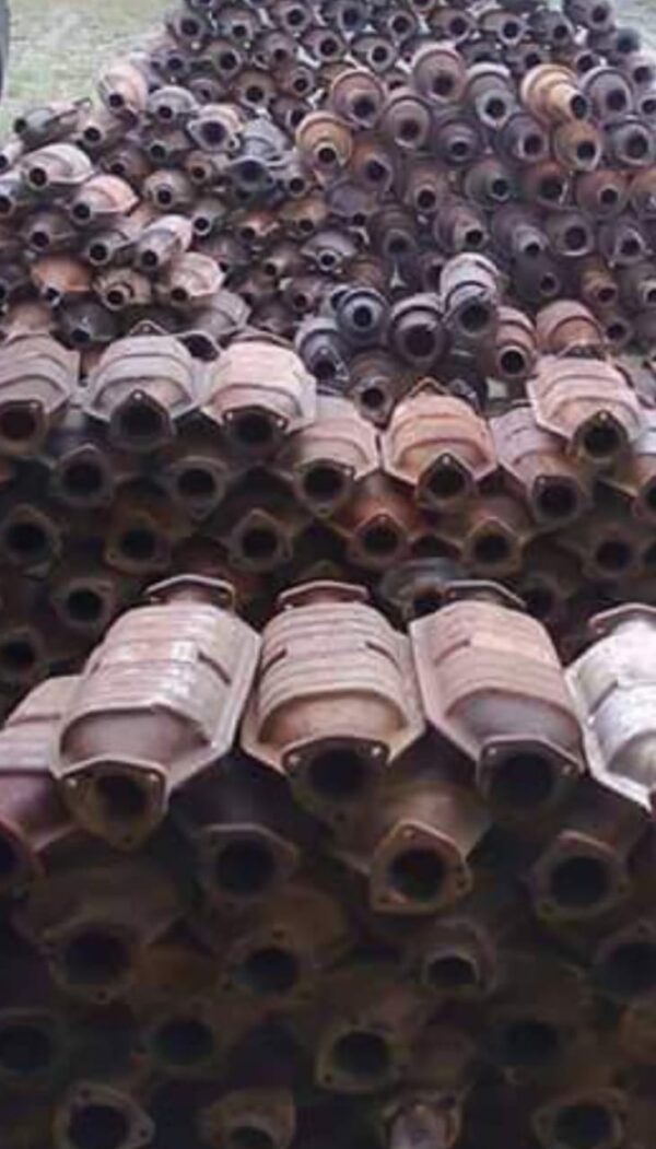 Manifolds Tanks Ceramics Catalysts all kinds - Image 3